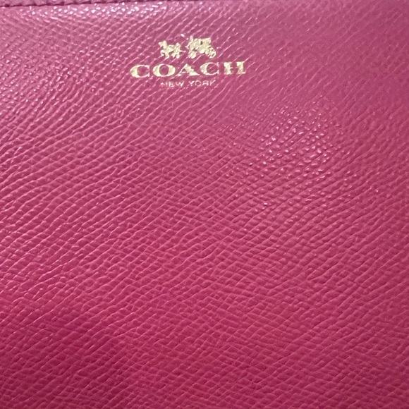 Large Coach Pink Pebbled Leather Large Wristlet Zip Wallet | Gold Hardware NWOT